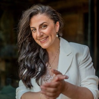 Alexandra Hiller